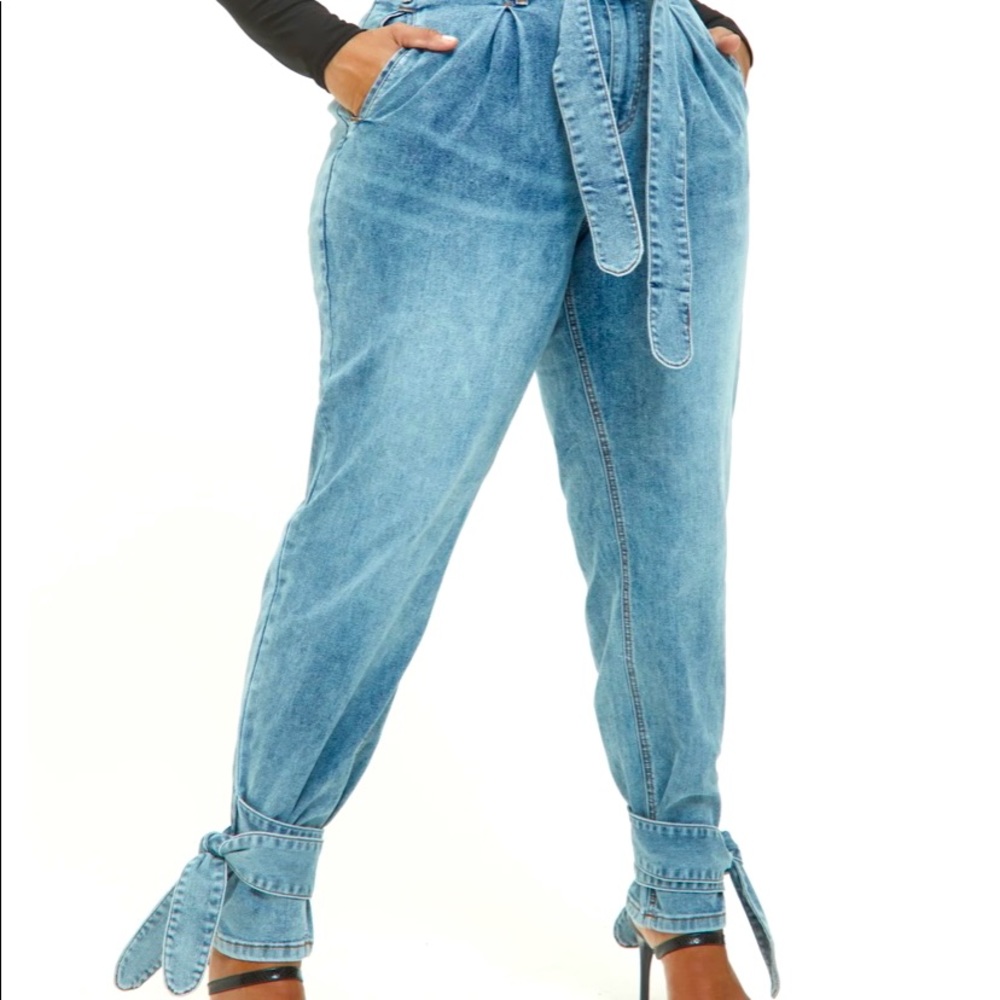Plus High Waisted Jeans